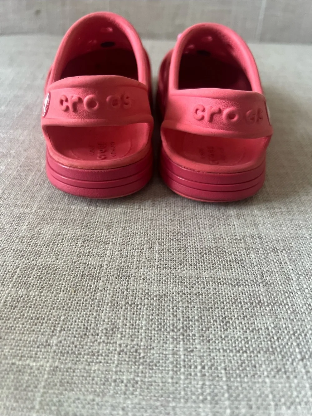 CROCS Coral Pink kids/girls slip on casual shoes , 2 cherry charms , kids size 8